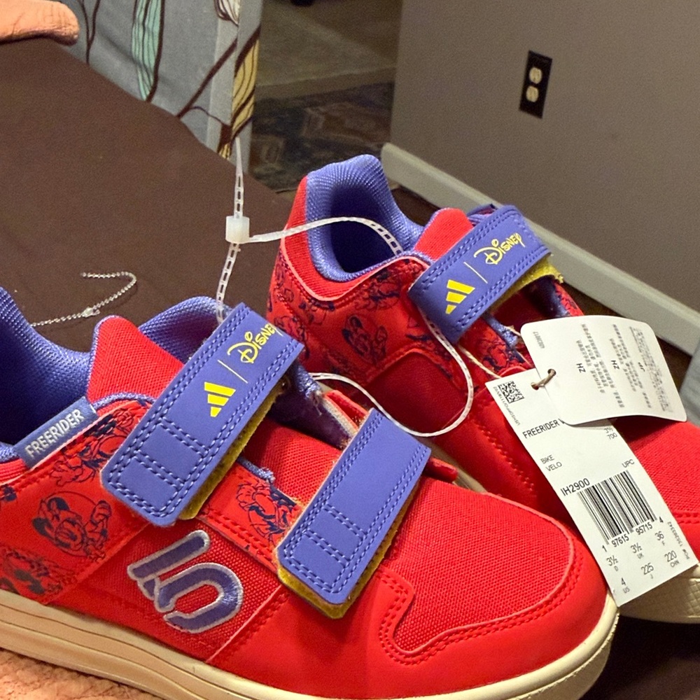 Adidas unisex child Five Ten X Disney